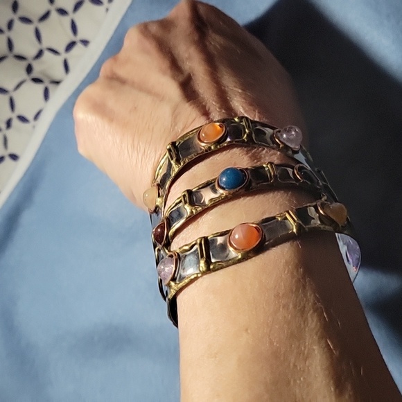 HAMMERD METAL WITH DIFFERENT COLORED STONES CUFF BRACELET - Picture 5 of 5